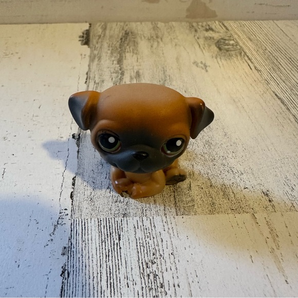 Littlest Pet Shop #1221 Pug Dog Brown With Green Eyes LPS - Picture 1 of 4